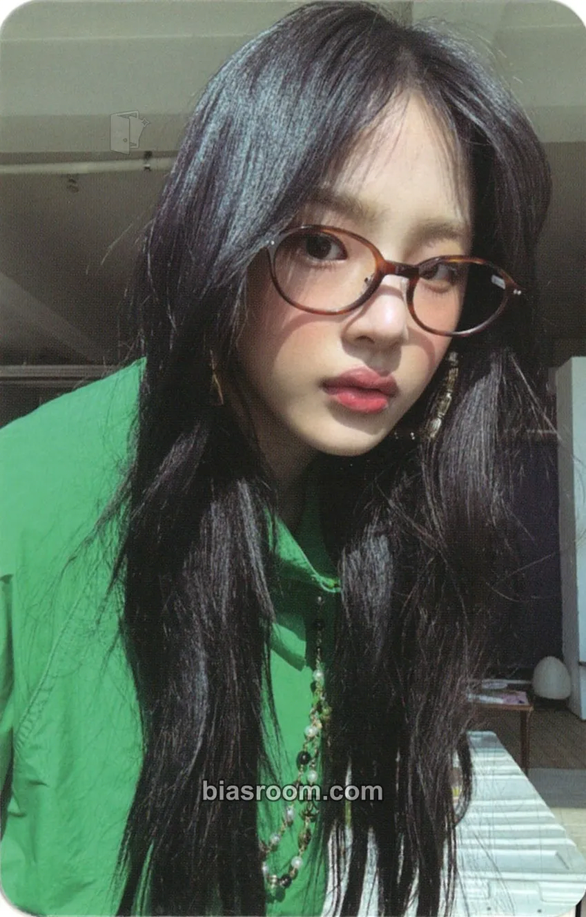 Minji How Sweet Photocard - NewJeans - NewJeans K-pop photocard