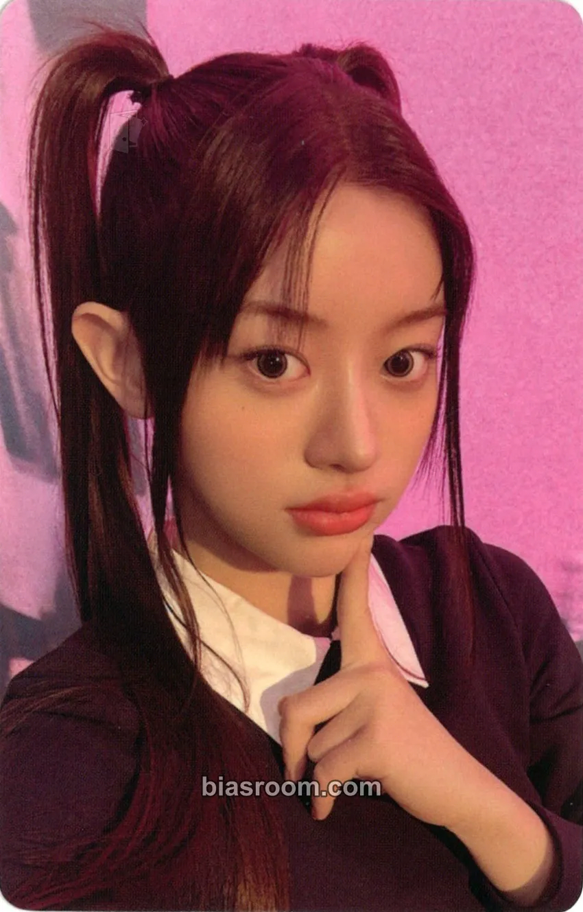 Minju bomb Photocard - ILLIT - ILLIT K-pop photocard