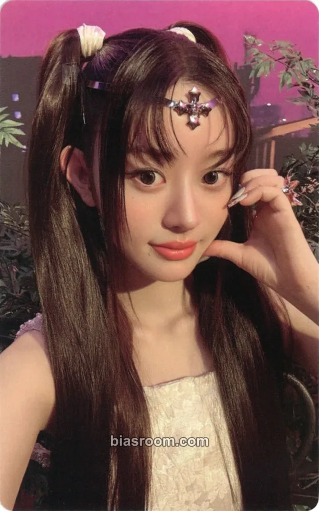 ILLIT - Minju - bomb Album kakaotalk pre-order benefit (pob)