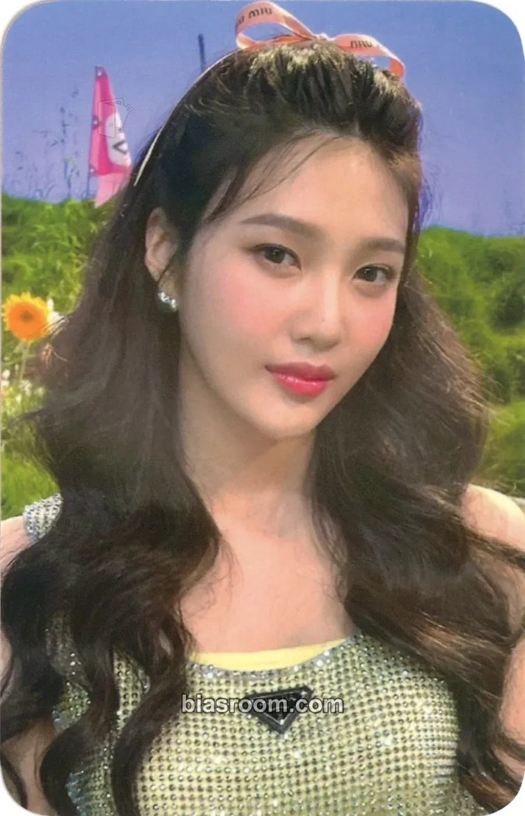 Joy Queendom Photocard - Red Velvet - Red Velvet K-pop photocard