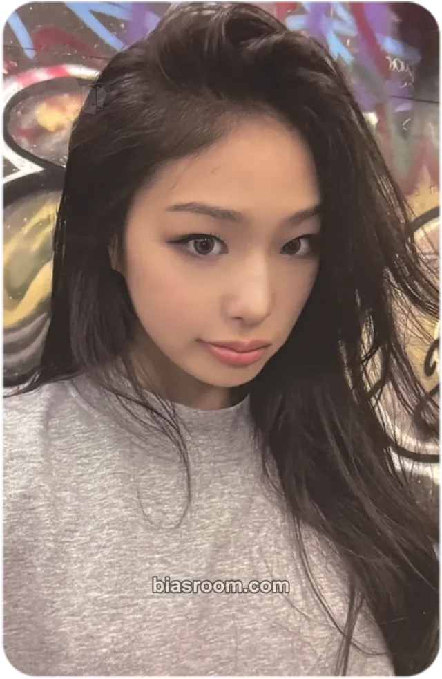 Baby DONT Cry - Beni - F Girl Album album photocard