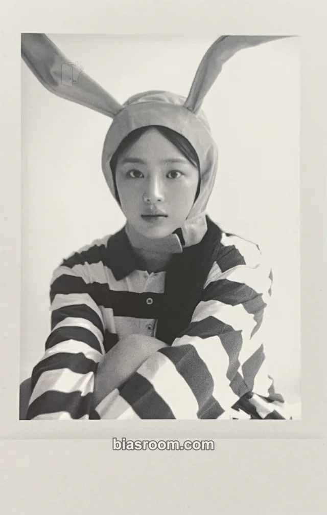 NewJeans - Minji - How Sweet Album pre-order benefit (pob) apple music polaroid