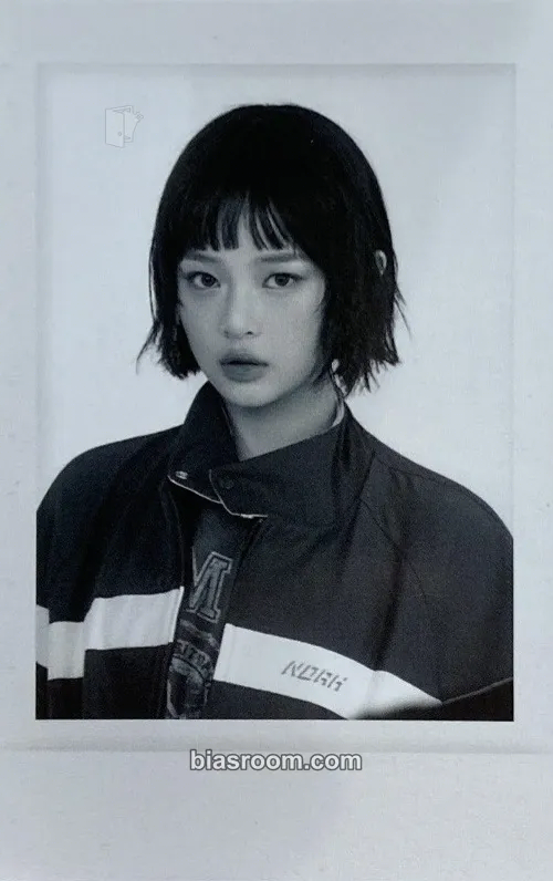 Hanni How Sweet Photocard - NewJeans - NewJeans K-pop photocard