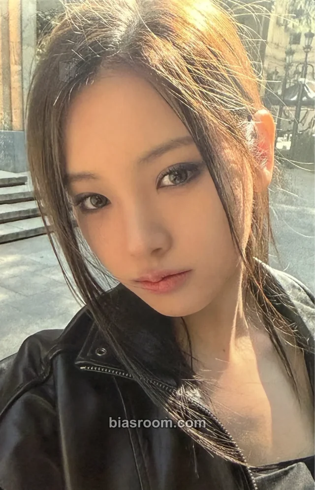 Baby DONT Cry - Yihyun - F Girl Album album photocard