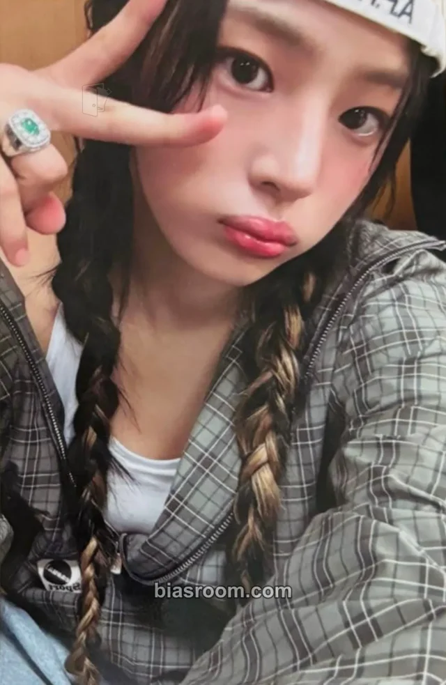 NewJeans - Minji - How Sweet Album pre-order benefit (pob) kpopmerch