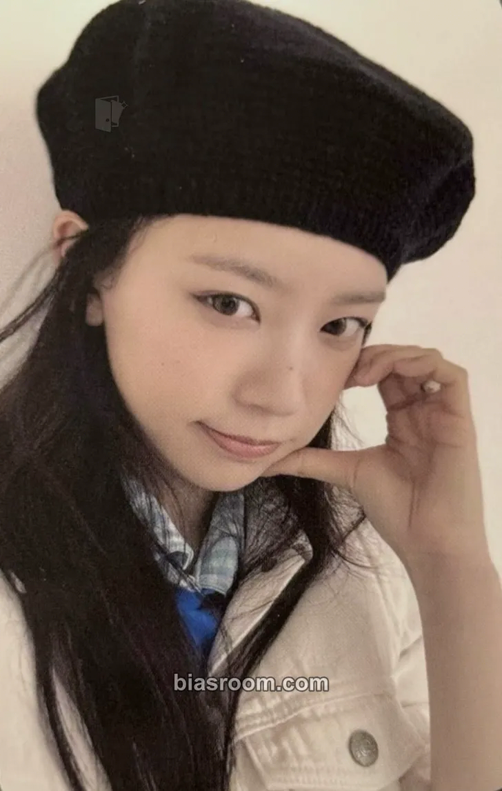 Moka bomb Photocard - ILLIT - ILLIT K-pop photocard