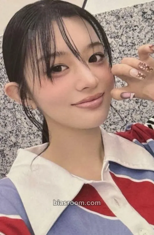 Minju bomb Photocard - ILLIT - ILLIT K-pop photocard