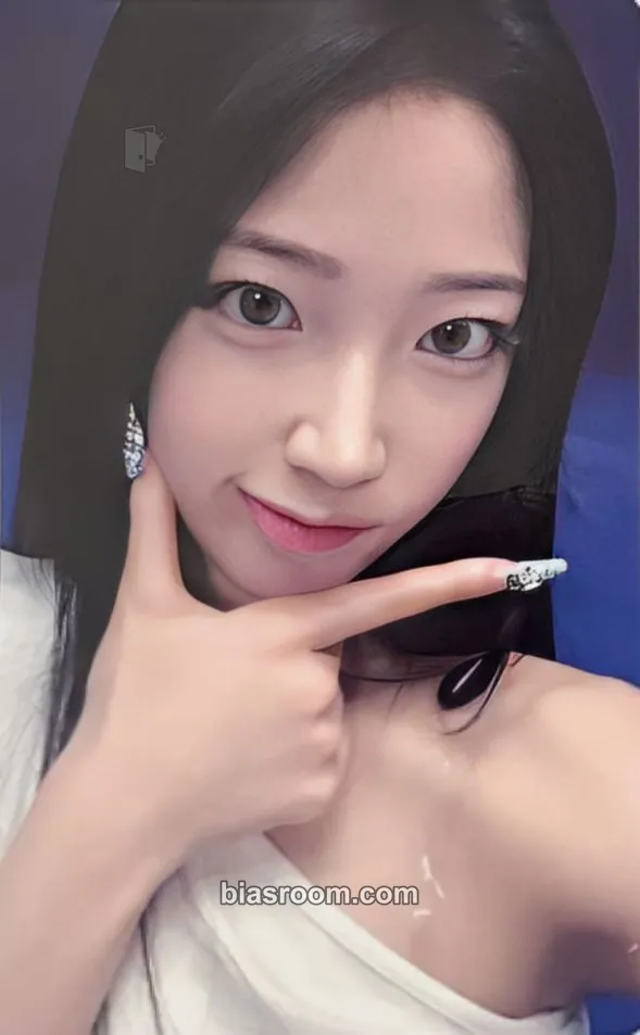 Kazuha CRAZY Photocard - LE SSERAFIM - LE SSERAFIM K-pop photocard