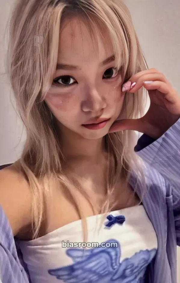 Kim Chaewon CRAZY Photocard - LE SSERAFIM - LE SSERAFIM K-pop photocard