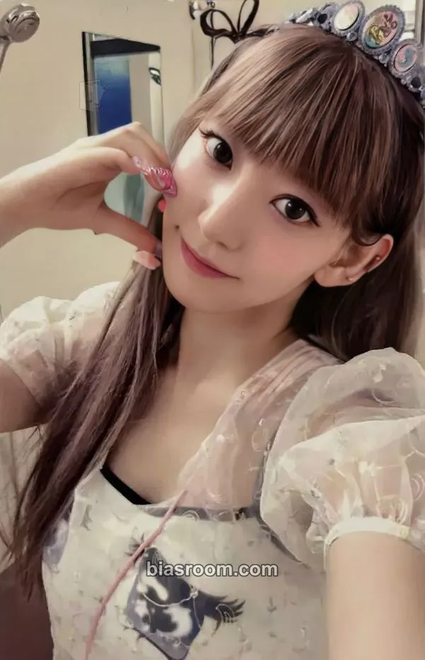 Sakura CRAZY Photocard - LE SSERAFIM - LE SSERAFIM K-pop photocard
