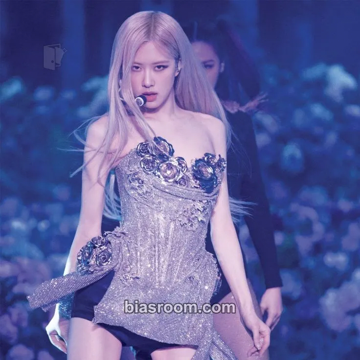 Rosé BLACKPINK 2021 'THE SHOW' LIVE DVD & KiT VIDEO Photocard - BLACKPINK - BLACKPINK K-pop photocard