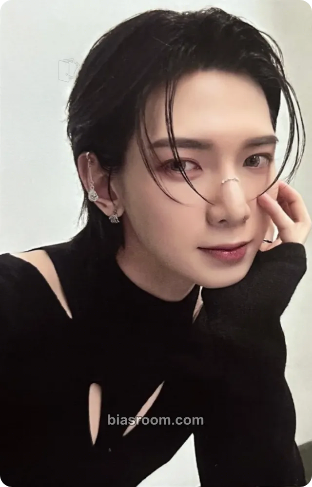 Yeosang THE WORLD EP.2 : OUTLAW Photocard - ATEEZ - ATEEZ K-pop photocard