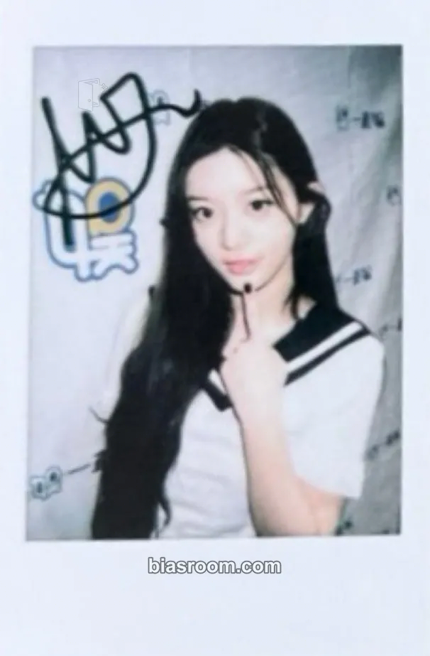 Minju bomb Photocard - ILLIT - ILLIT K-pop photocard