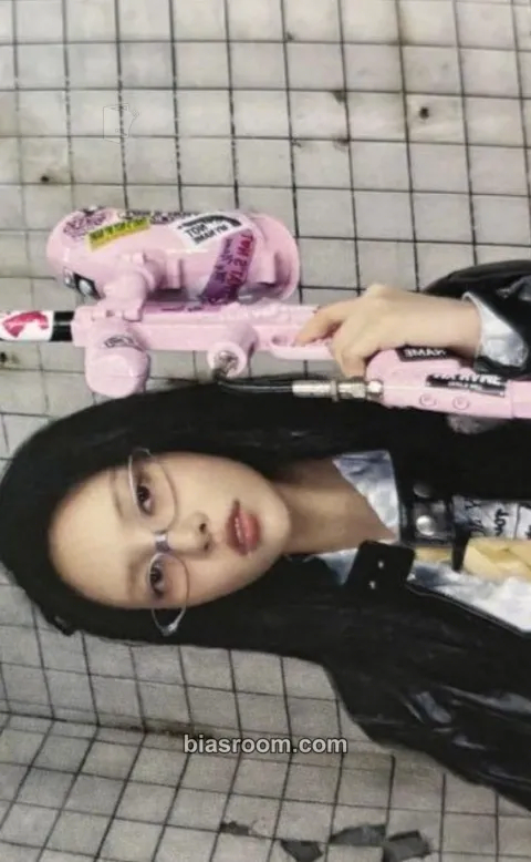 Yunah NOT CUTE ANYMORE Photocard - ILLIT - ILLIT K-pop photocard