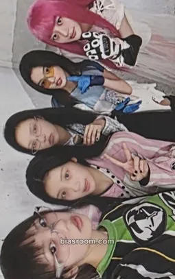 NOT CUTE ANYMORE Photocard - ILLIT - ILLIT K-pop photocard