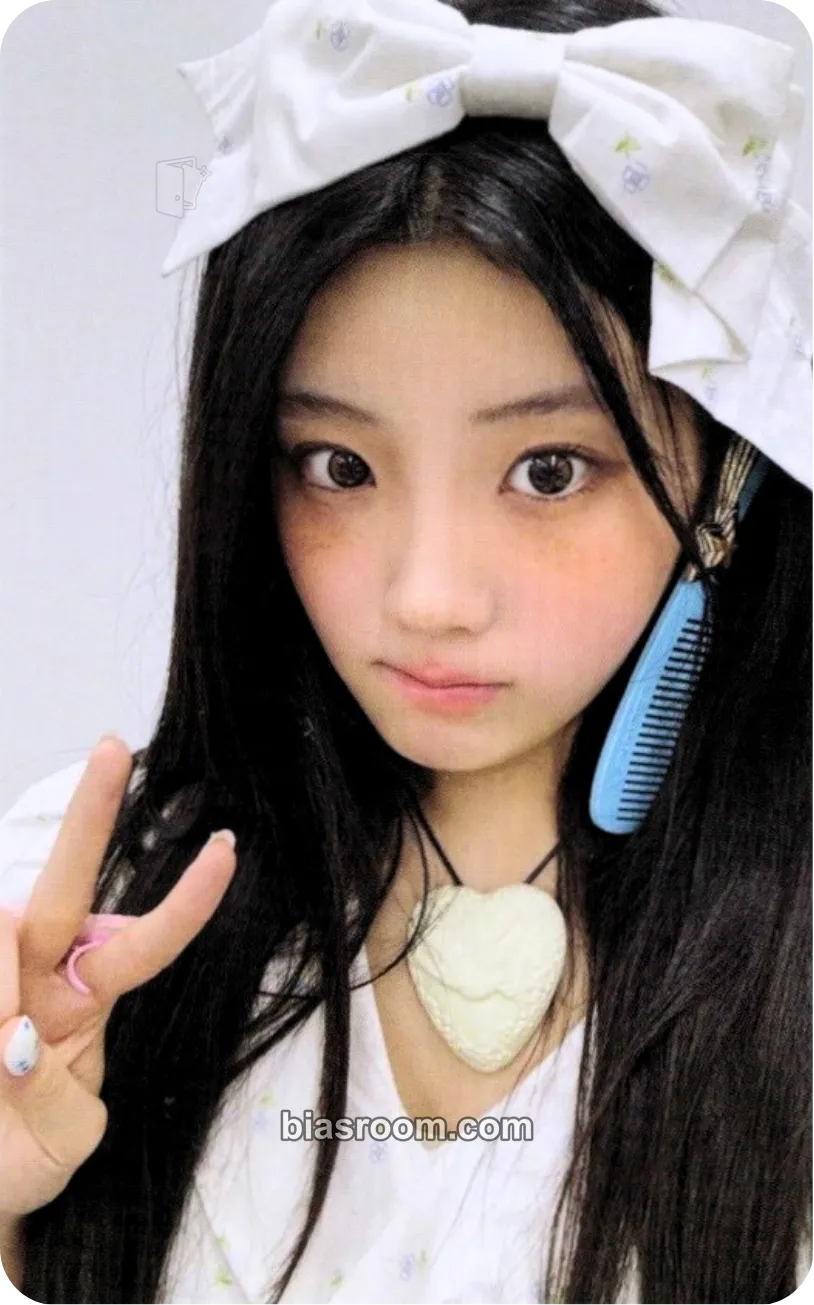 Wonhee NOT CUTE ANYMORE Photocard - ILLIT - ILLIT K-pop photocard