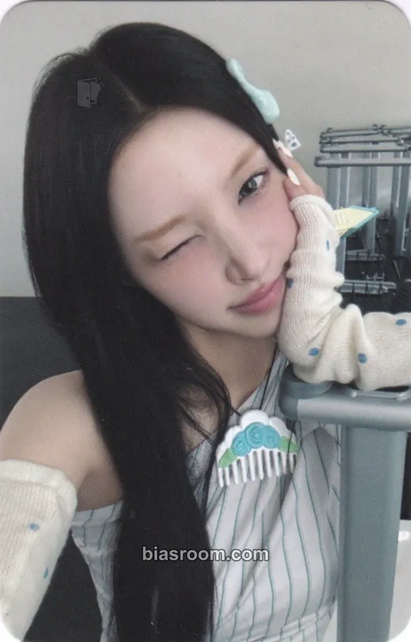 Yunah NOT CUTE ANYMORE Photocard - ILLIT - ILLIT K-pop photocard