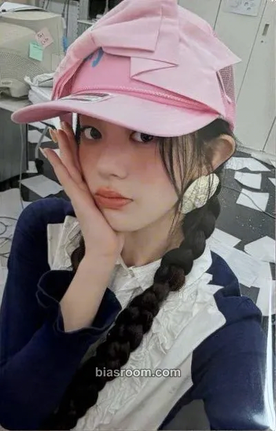 Minju NOT CUTE ANYMORE Photocard - ILLIT - ILLIT K-pop photocard
