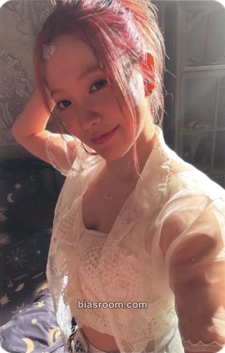 Yeri Cosmic Photocard - Red Velvet - Red Velvet K-pop photocard