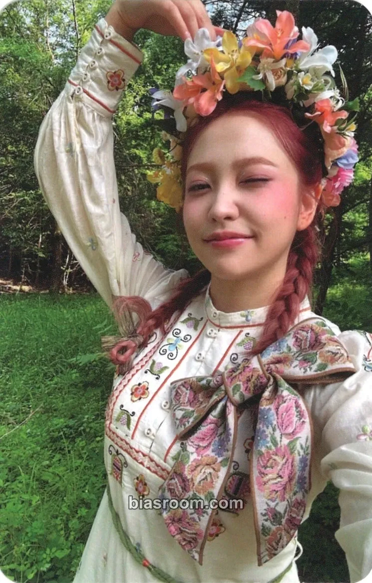 Yeri Cosmic Photocard - Red Velvet - Red Velvet K-pop photocard