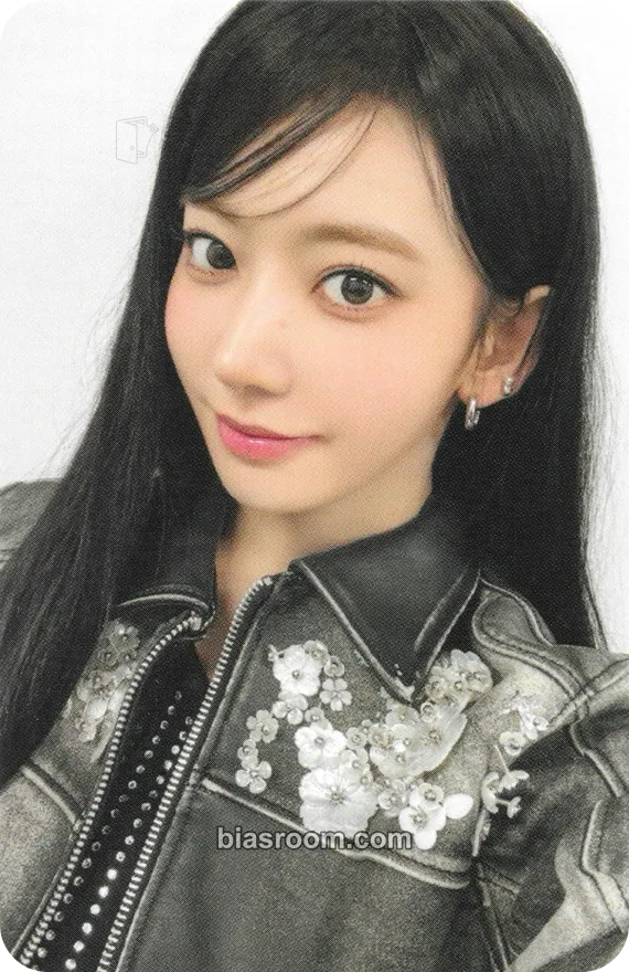 Sakura SPAGHETTI Photocard - LE SSERAFIM - LE SSERAFIM K-pop photocard