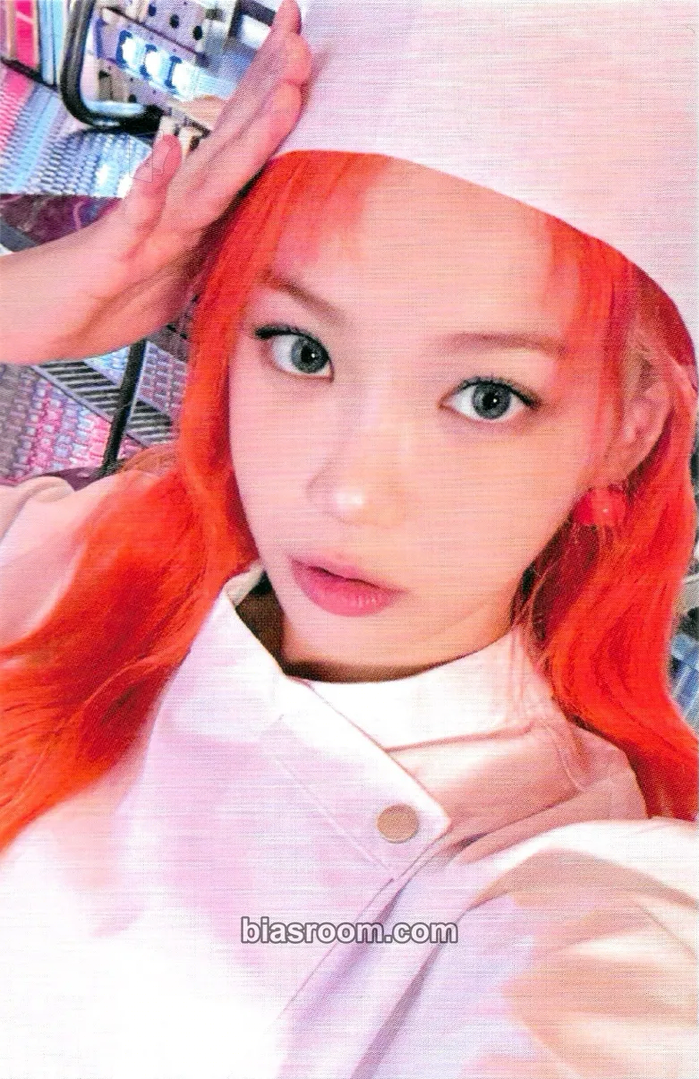 Kim Chaewon SPAGHETTI Photocard - LE SSERAFIM - LE SSERAFIM K-pop photocard
