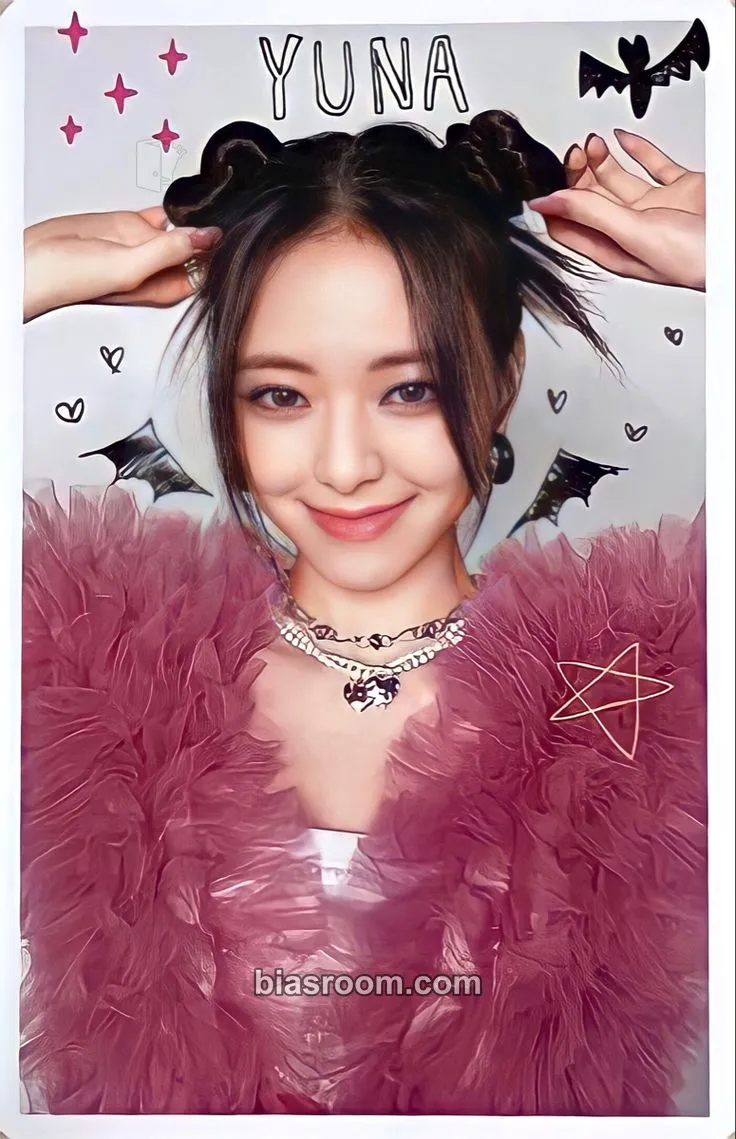 Yuna Blah Blah Blah Photocard - ITZY - ITZY K-pop photocard