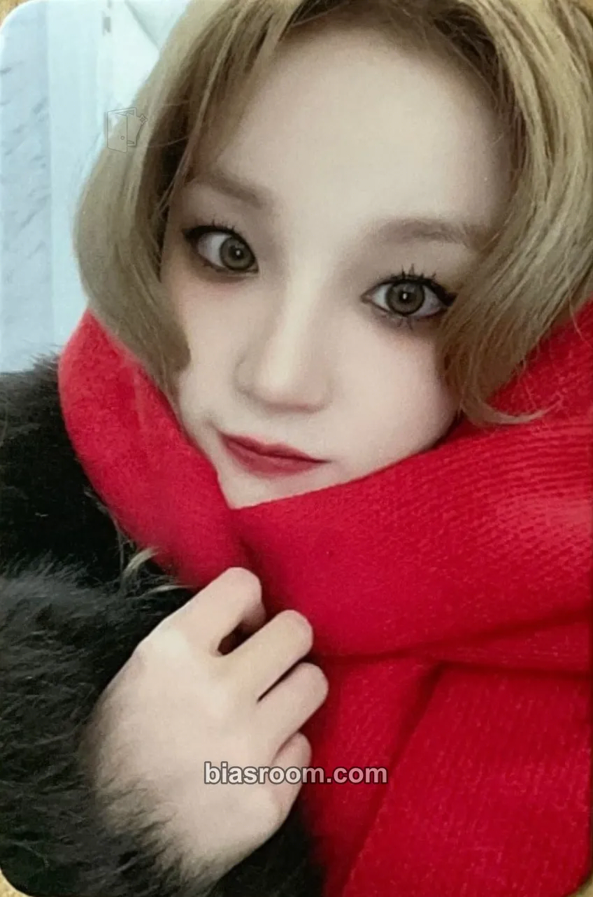 Yuqi 2 Photocard - i-dle - i-dle K-pop photocard