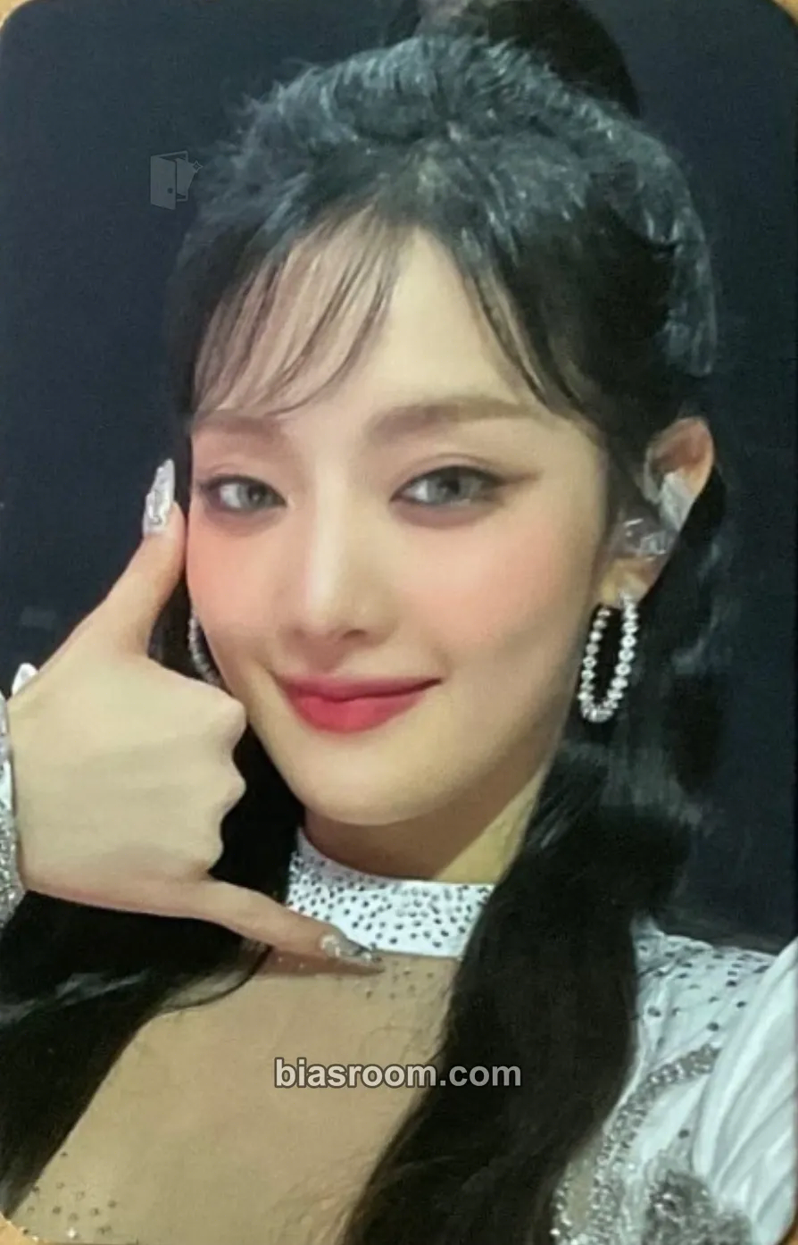 Minnie 2 Photocard - i-dle - i-dle K-pop photocard
