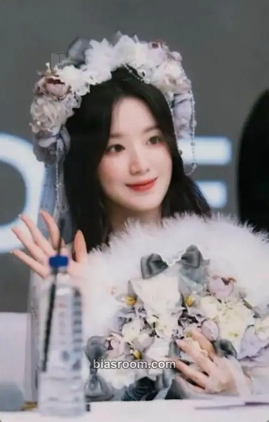 Shuhua 2 Photocard - i-dle - i-dle K-pop photocard
