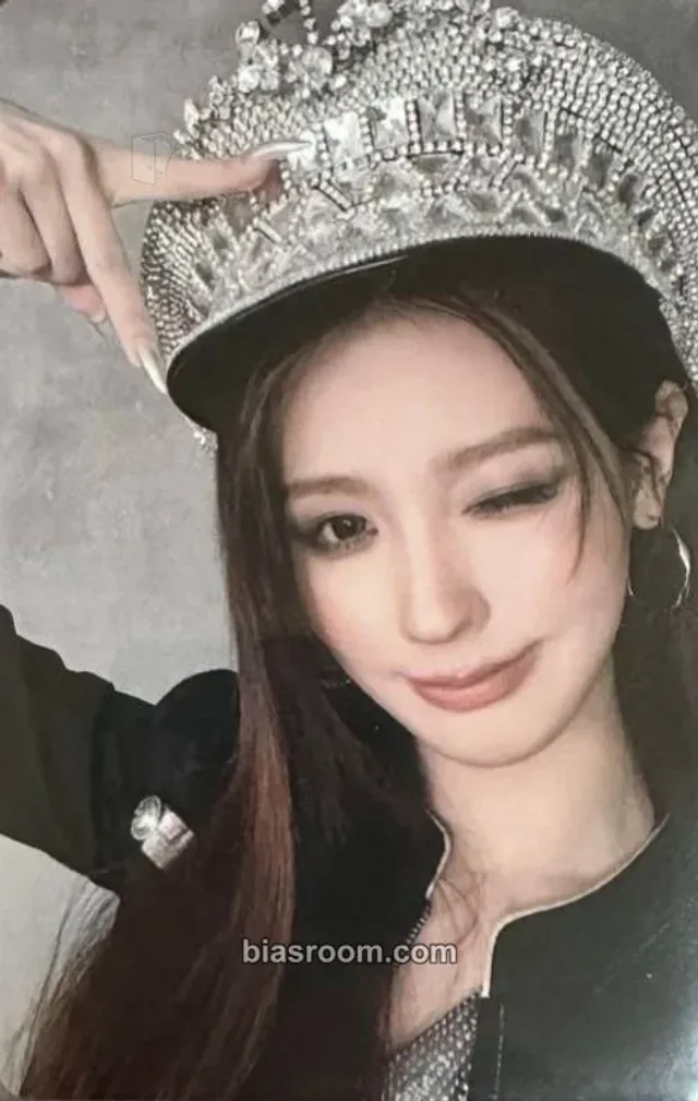 i-dle - Miyeon - 2 Album tower records tokyo offline event round 1
