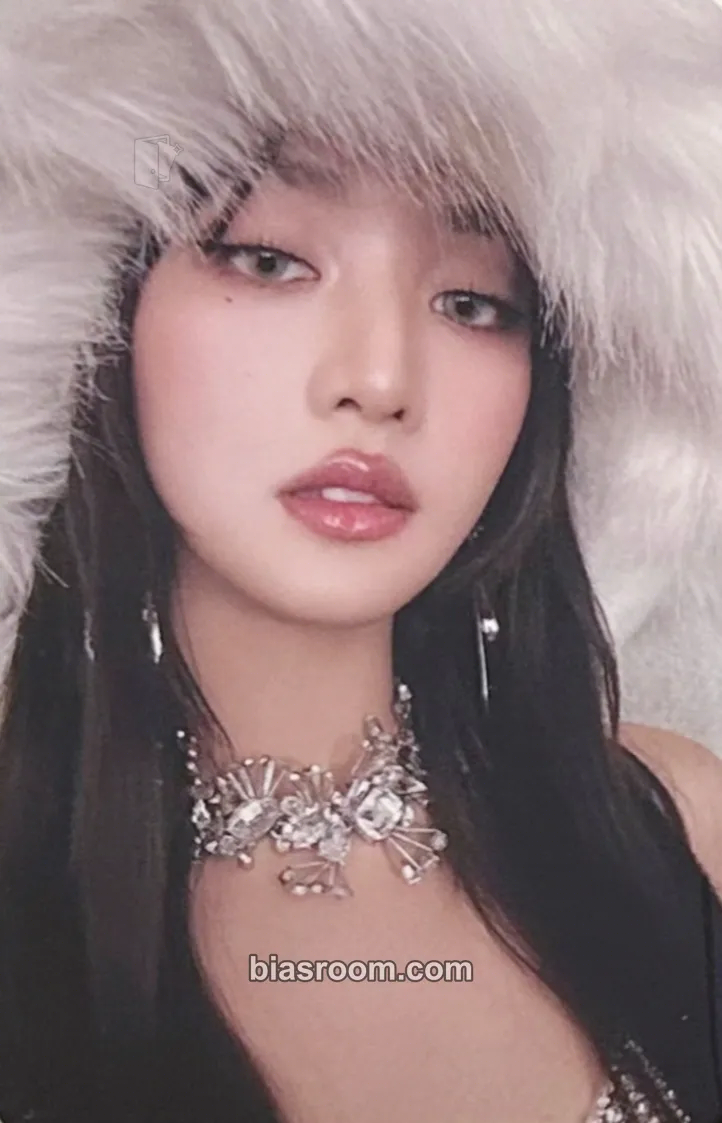 Minnie 2 Photocard - i-dle - i-dle K-pop photocard