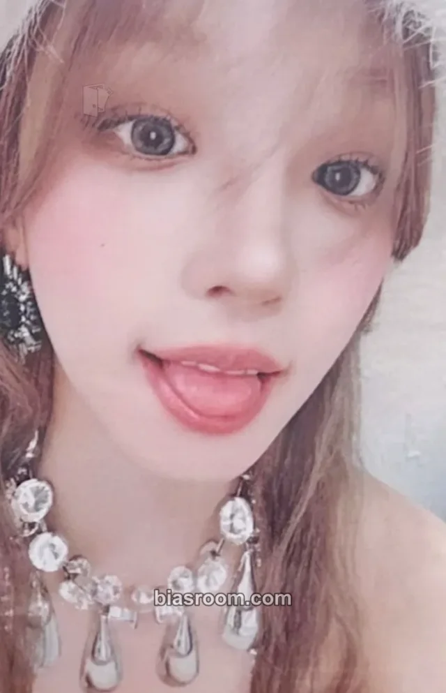 i-dle - Yuqi - 2 Album neverland jpfc (japan fanclub) jpfc renewal event round 2