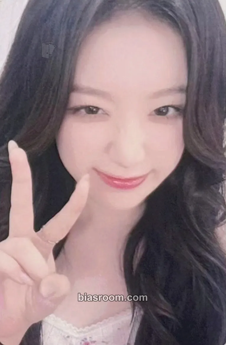 Shuhua 2 Photocard - i-dle - i-dle K-pop photocard