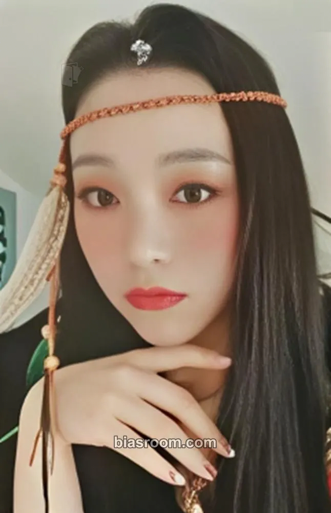 Gahyun Dystopia: The Tree of Language Photocard - Dreamcatcher - Dreamcatcher K-pop photocard