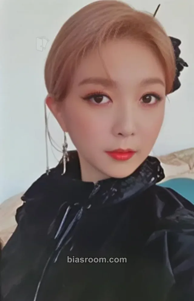 Dreamcatcher - Dami - Dystopia: The Tree of Language Album fansign round 2