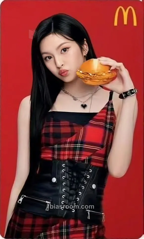Chiquita McDonald's Hong Kong x BABYMONSTER Photocard - BABYMONSTER - BABYMONSTER K-pop photocard