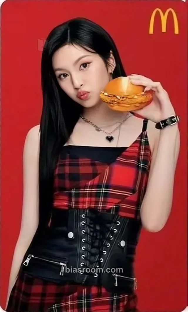 BABYMONSTER - Chiquita - BABYMONSTER X McDonald's Hong Kong Other brand collaboration photocard set