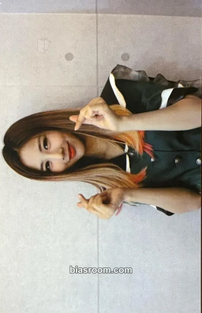 Yoohyeon Dreamcatcher 1st Tour "Fly High" Photocard - Dreamcatcher - Dreamcatcher K-pop photocard