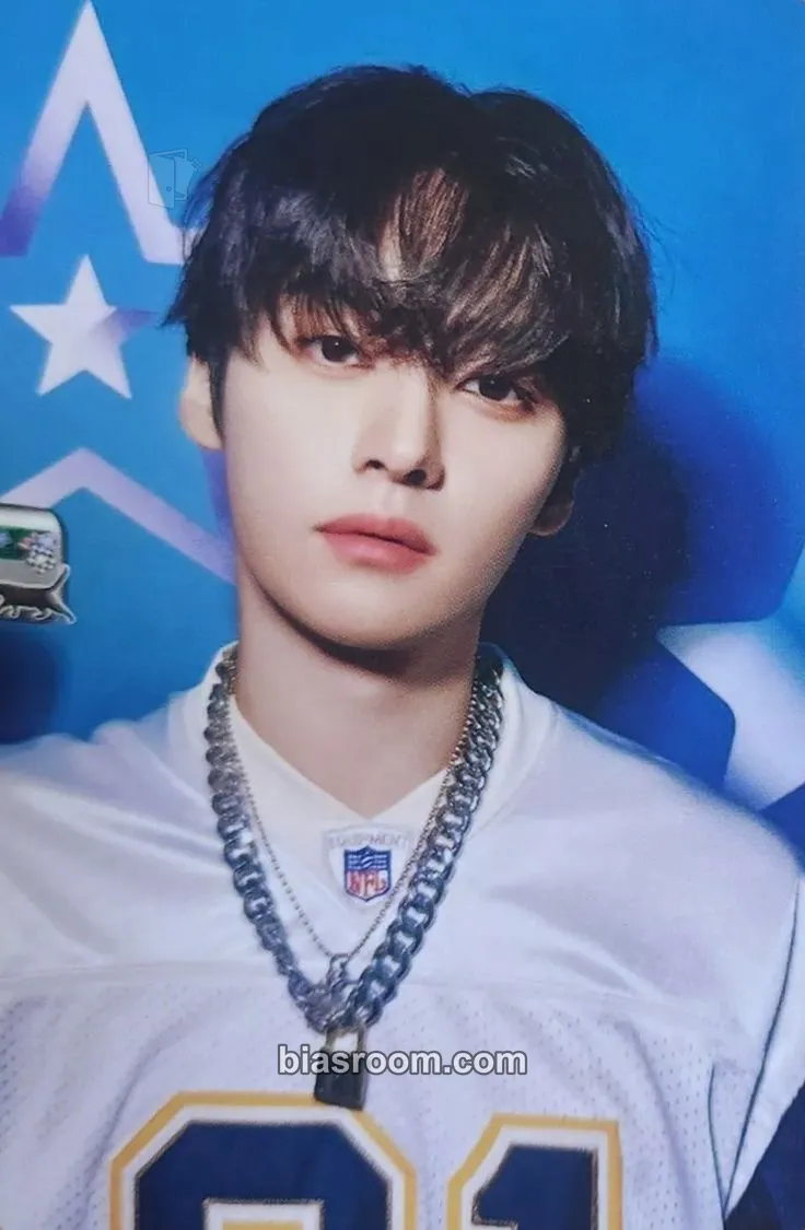 Lee Know 2025 Season's Greetings - The Street Kids Photocard - Stray Kids - Stray Kids K-pop photocard