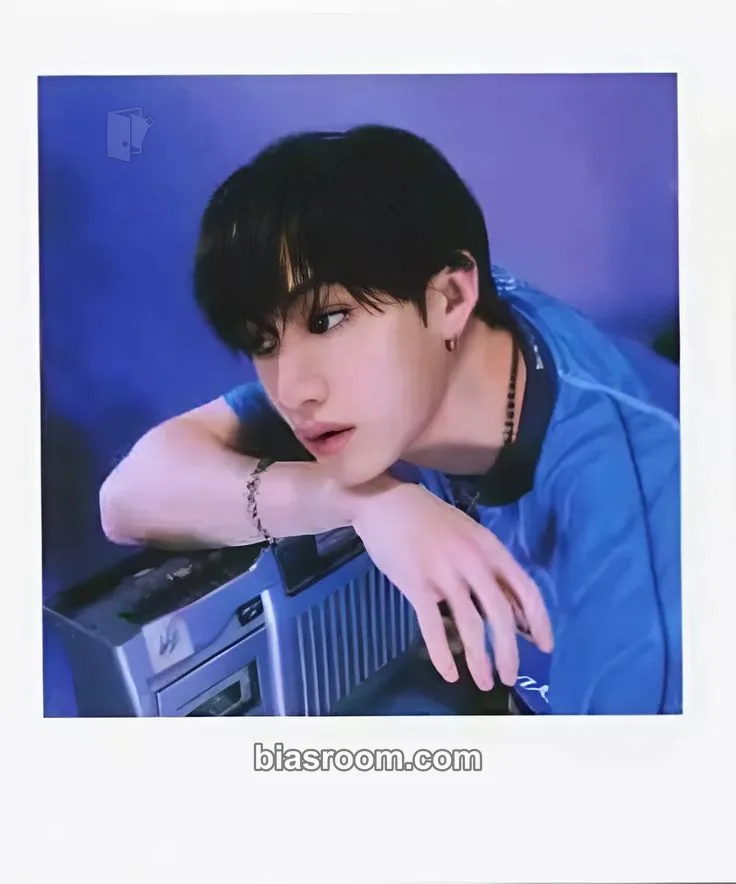 Bang Chan 2025 Season's Greetings - The Street Kids Photocard - Stray Kids - Stray Kids K-pop photocard
