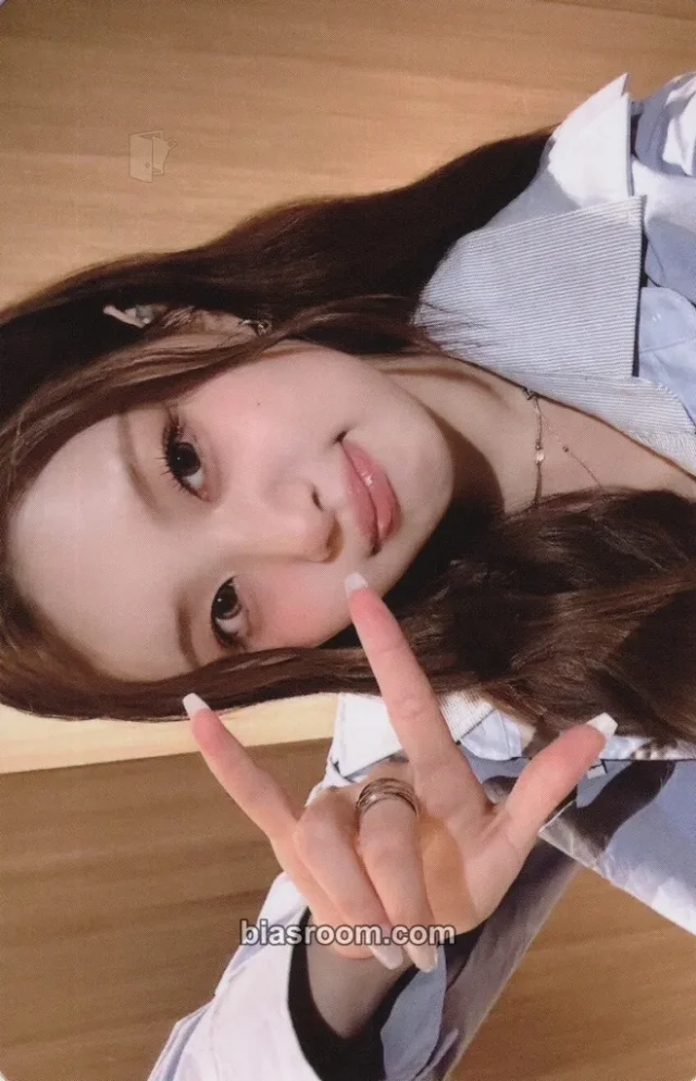 PURPLE KISS - Swan - OUR NOW Album album photocard