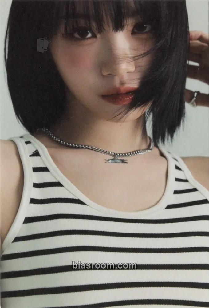 Kim Chaewon UNFORGIVEN Photocard - LE SSERAFIM - LE SSERAFIM K-pop photocard