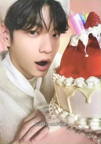 Soobin Birthday Merch Photocard - TOMORROW X TOGETHER - TOMORROW X TOGETHER K-pop photocard