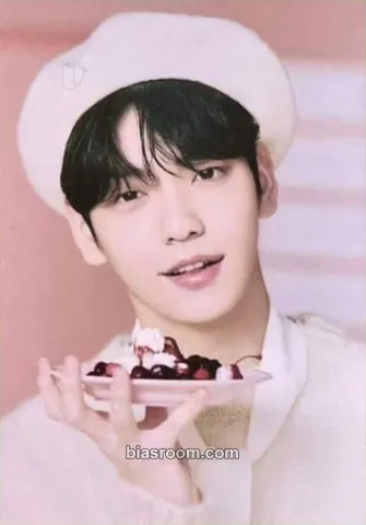 Soobin Birthday Merch Photocard - TOMORROW X TOGETHER - TOMORROW X TOGETHER K-pop photocard