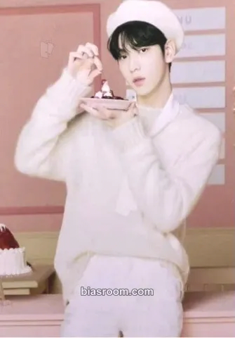 Soobin Birthday Merch Photocard - TOMORROW X TOGETHER - TOMORROW X TOGETHER K-pop photocard