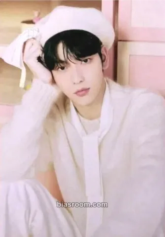 Soobin Birthday Merch Photocard - TOMORROW X TOGETHER - TOMORROW X TOGETHER K-pop photocard