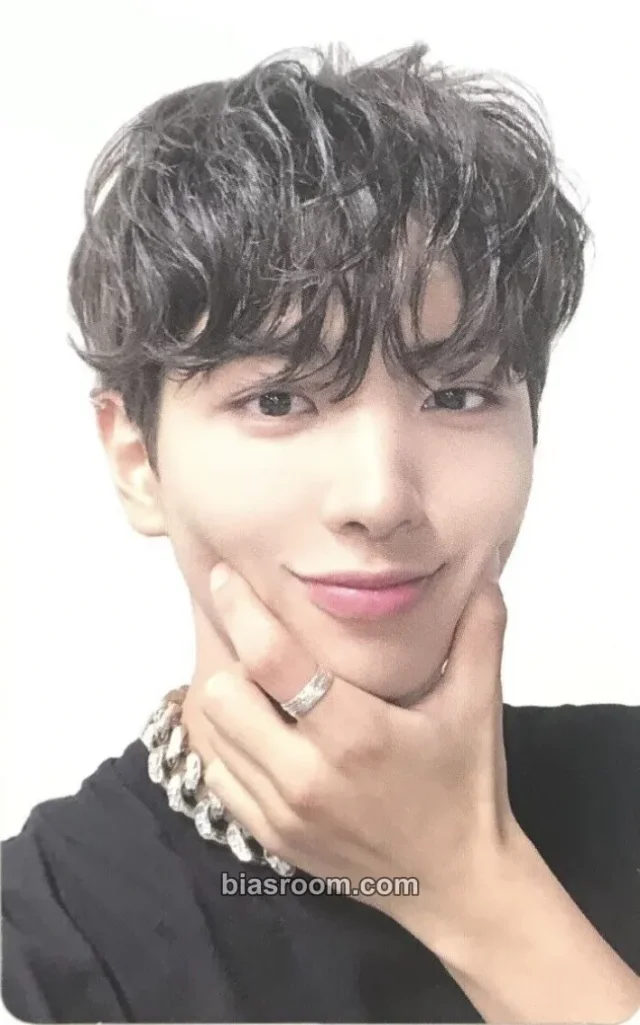 ATBO - Ryu Junmin - The Beginning : 開花 Album album photocard monochrome version
