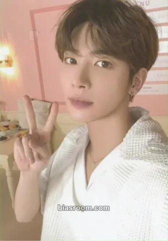 Taehyun Birthday Merch Photocard - TOMORROW X TOGETHER - TOMORROW X TOGETHER K-pop photocard