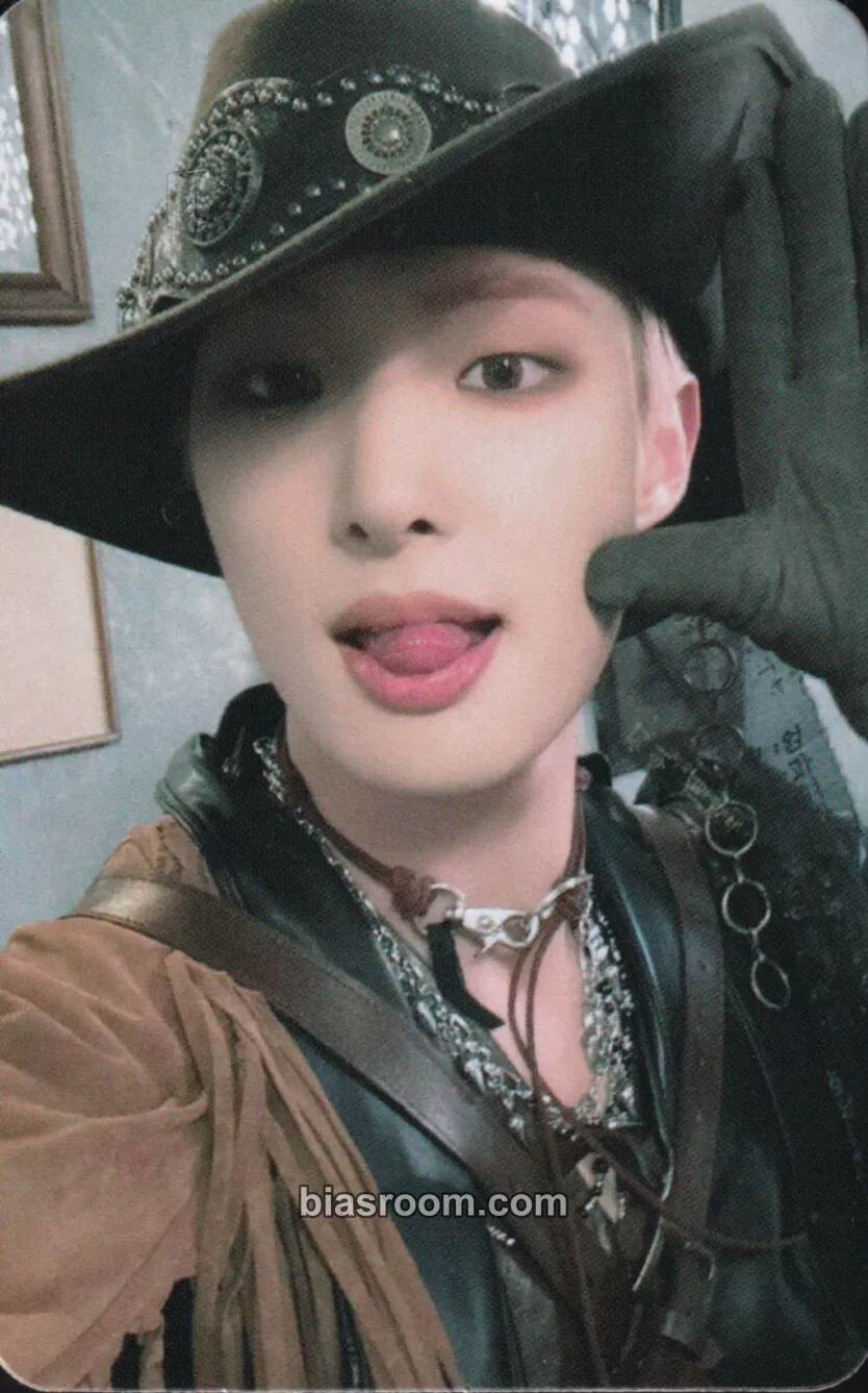 Mingi THE WORLD EP.2 : OUTLAW Photocard - ATEEZ - ATEEZ K-pop photocard